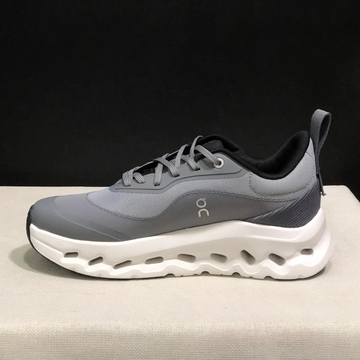 On Cloud × Loewe — Cloudtilt Gris